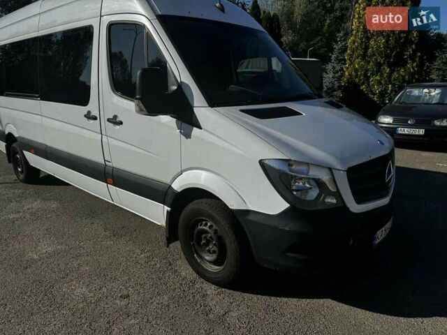 Белый Мерседес Sprinter, объемом двигателя 2.14 л и пробегом 391 тыс. км за 18000 $, фото 5 на Automoto.ua