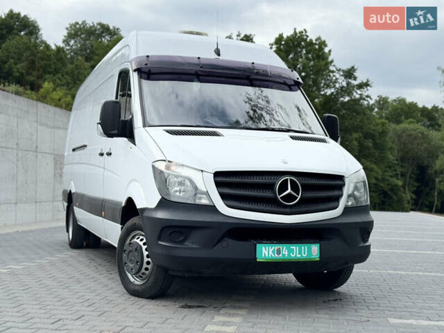 Белый Мерседес Sprinter, объемом двигателя 3 л и пробегом 245 тыс. км за 35351 $, фото 3 на Automoto.ua