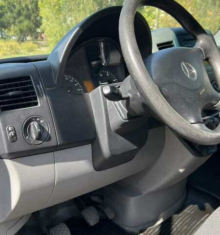 Белый Мерседес Sprinter, объемом двигателя 2.14 л и пробегом 262 тыс. км за 18000 $, фото 4 на Automoto.ua