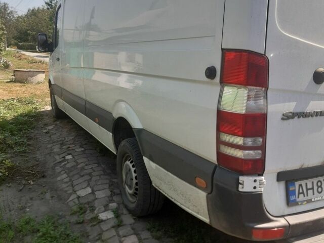 Белый Мерседес Sprinter, объемом двигателя 2 л и пробегом 330 тыс. км за 15700 $, фото 1 на Automoto.ua