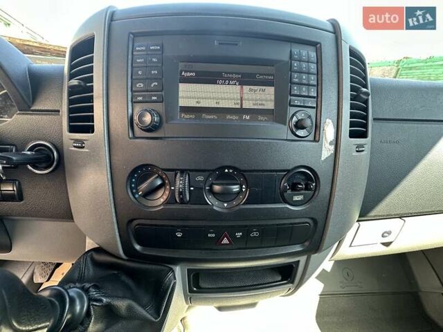 Белый Мерседес Sprinter, объемом двигателя 2.14 л и пробегом 134 тыс. км за 22500 $, фото 16 на Automoto.ua