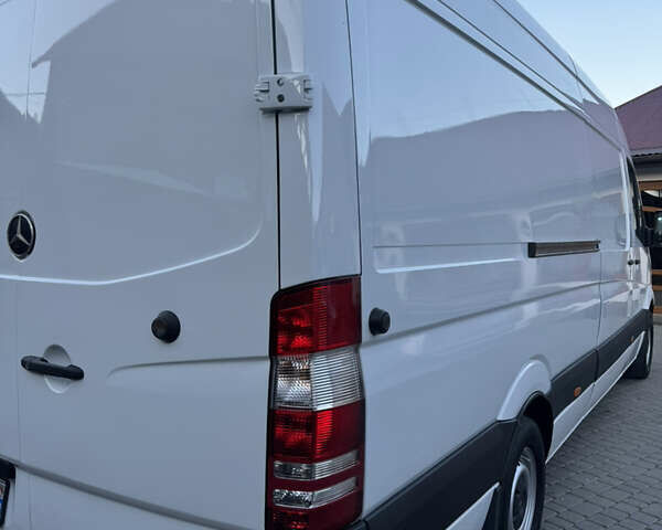 Белый Мерседес Sprinter, объемом двигателя 0 л и пробегом 500 тыс. км за 14999 $, фото 16 на Automoto.ua