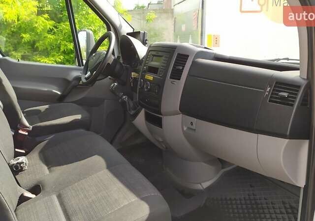 Белый Мерседес Sprinter, объемом двигателя 2.2 л и пробегом 322 тыс. км за 20350 $, фото 4 на Automoto.ua