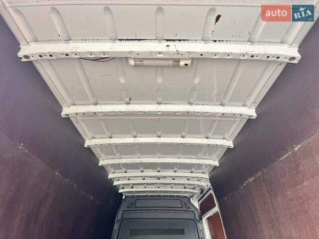 Белый Мерседес Sprinter, объемом двигателя 2.2 л и пробегом 385 тыс. км за 23638 $, фото 9 на Automoto.ua