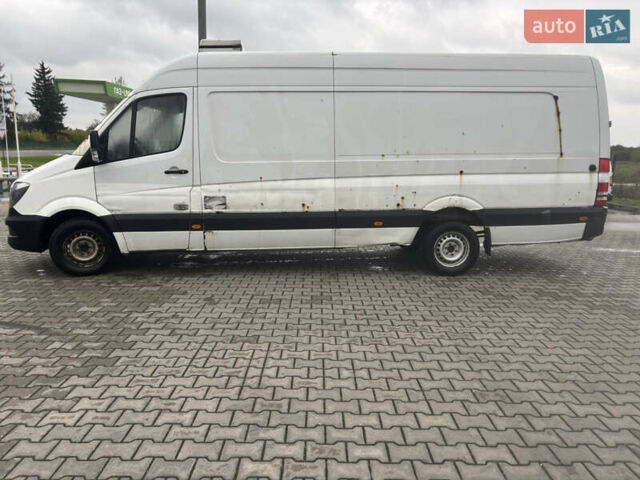 Белый Мерседес Sprinter, объемом двигателя 2.2 л и пробегом 570 тыс. км за 6500 $, фото 2 на Automoto.ua
