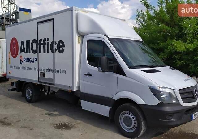 Белый Мерседес Sprinter, объемом двигателя 2.2 л и пробегом 322 тыс. км за 20350 $, фото 10 на Automoto.ua