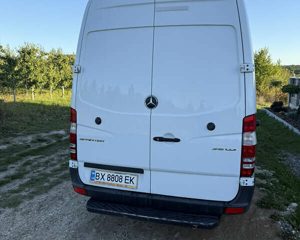 Белый Мерседес Sprinter, объемом двигателя 2.2 л и пробегом 288 тыс. км за 20500 $, фото 4 на Automoto.ua