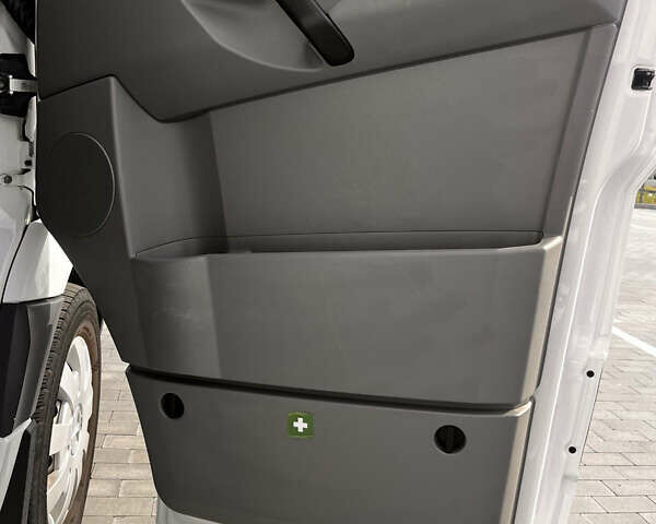 Белый Мерседес Sprinter, объемом двигателя 2.2 л и пробегом 386 тыс. км за 22450 $, фото 28 на Automoto.ua