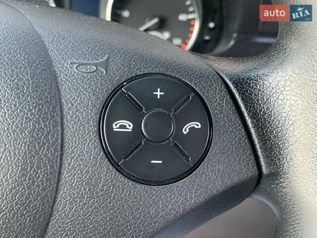 Белый Мерседес Sprinter, объемом двигателя 3 л и пробегом 310 тыс. км за 27990 $, фото 18 на Automoto.ua