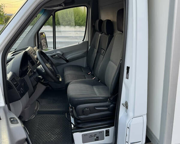 Белый Мерседес Sprinter, объемом двигателя 2.14 л и пробегом 331 тыс. км за 21500 $, фото 23 на Automoto.ua