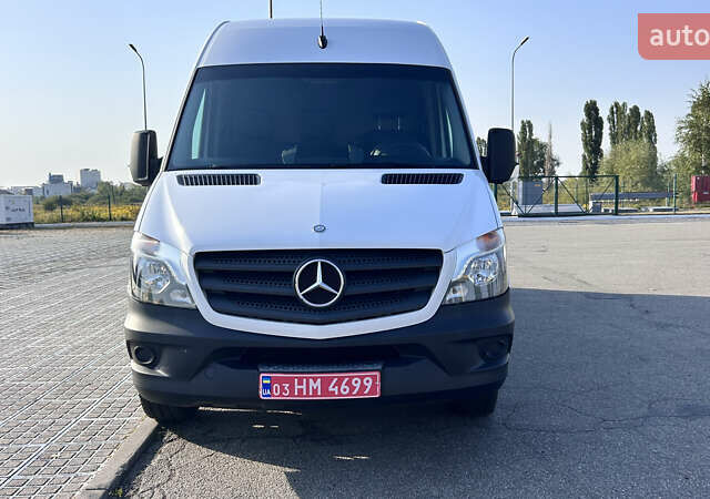Белый Мерседес Sprinter, объемом двигателя 0 л и пробегом 287 тыс. км за 20850 $, фото 7 на Automoto.ua