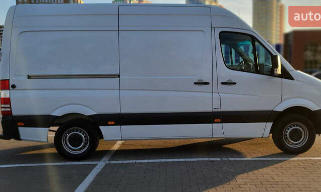 Белый Мерседес Sprinter, объемом двигателя 2.2 л и пробегом 375 тыс. км за 17400 $, фото 5 на Automoto.ua