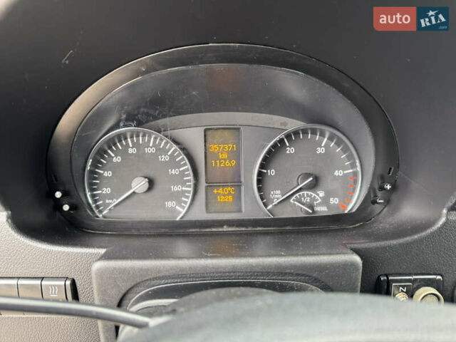 Белый Мерседес Sprinter, объемом двигателя 2.99 л и пробегом 357 тыс. км за 25500 $, фото 11 на Automoto.ua