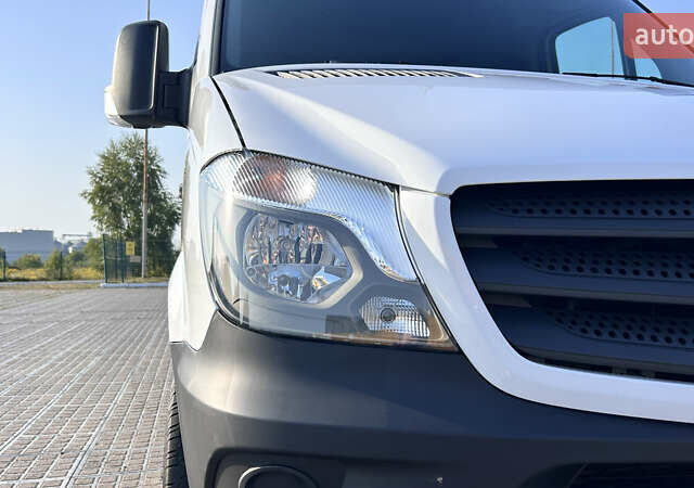Белый Мерседес Sprinter, объемом двигателя 0 л и пробегом 287 тыс. км за 20850 $, фото 10 на Automoto.ua