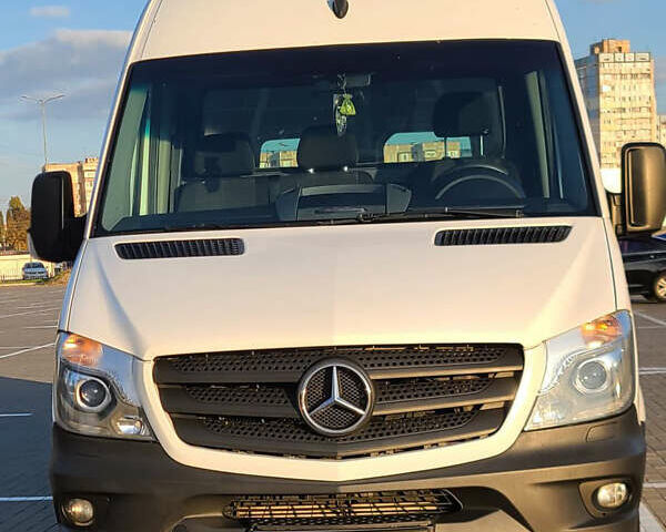 Белый Мерседес Sprinter, объемом двигателя 2.2 л и пробегом 375 тыс. км за 17400 $, фото 1 на Automoto.ua