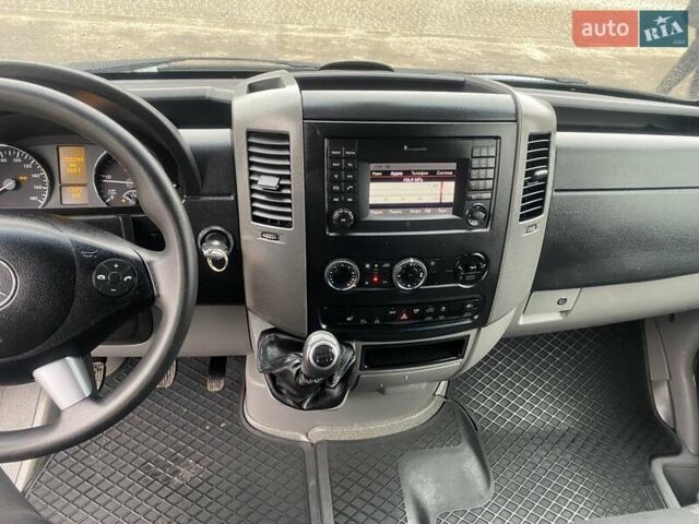 Белый Мерседес Sprinter, объемом двигателя 2.1 л и пробегом 255 тыс. км за 17500 $, фото 13 на Automoto.ua