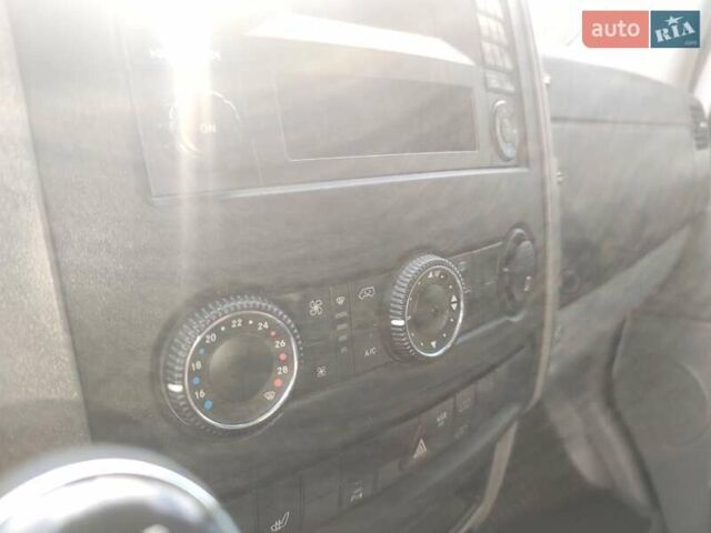 Білий Мерседес Sprinter, об'ємом двигуна 0 л та пробігом 326 тис. км за 13800 $, фото 9 на Automoto.ua