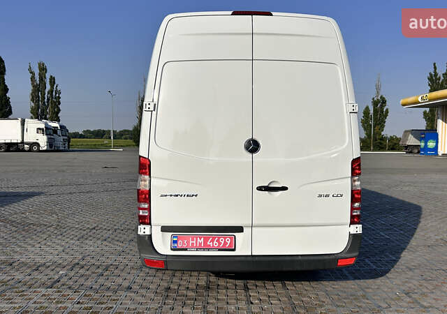 Белый Мерседес Sprinter, объемом двигателя 0 л и пробегом 287 тыс. км за 20850 $, фото 12 на Automoto.ua