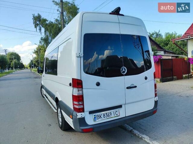 Белый Мерседес Sprinter, объемом двигателя 2.14 л и пробегом 450 тыс. км за 19000 $, фото 1 на Automoto.ua