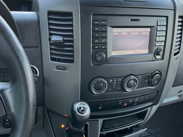 Білий Мерседес Sprinter, об'ємом двигуна 2.1 л та пробігом 320 тис. км за 25000 $, фото 12 на Automoto.ua