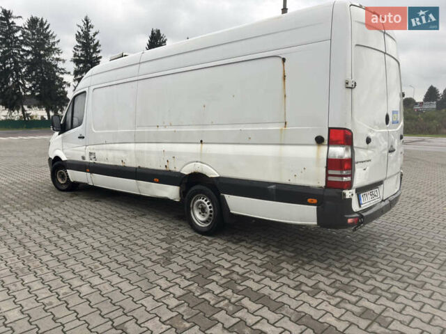 Белый Мерседес Sprinter, объемом двигателя 2.2 л и пробегом 570 тыс. км за 6500 $, фото 3 на Automoto.ua