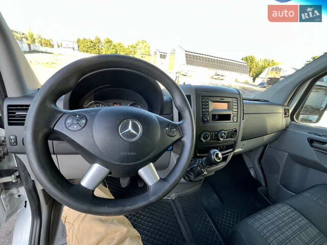 Белый Мерседес Sprinter, объемом двигателя 3 л и пробегом 313 тыс. км за 31000 $, фото 10 на Automoto.ua