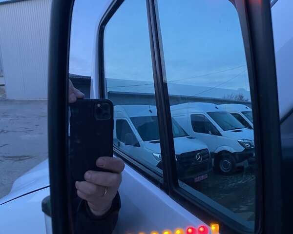 Белый Мерседес Sprinter, объемом двигателя 2.1 л и пробегом 255 тыс. км за 17500 $, фото 19 на Automoto.ua