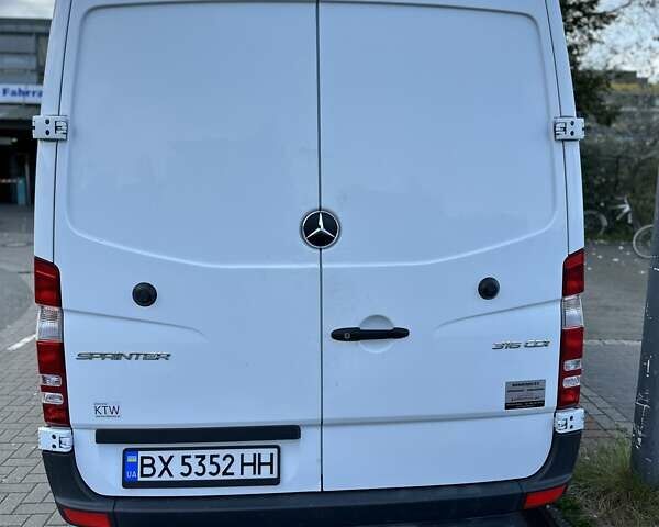 Белый Мерседес Sprinter, объемом двигателя 2.14 л и пробегом 550 тыс. км за 21000 $, фото 1 на Automoto.ua