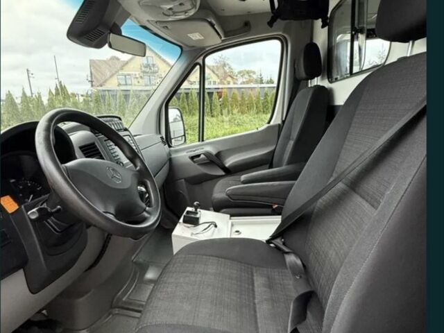 Белый Мерседес Sprinter, объемом двигателя 2.2 л и пробегом 333 тыс. км за 20374 $, фото 3 на Automoto.ua