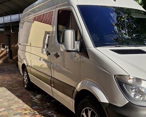 Белый Мерседес Sprinter, объемом двигателя 2.14 л и пробегом 270 тыс. км за 16800 $, фото 3 на Automoto.ua