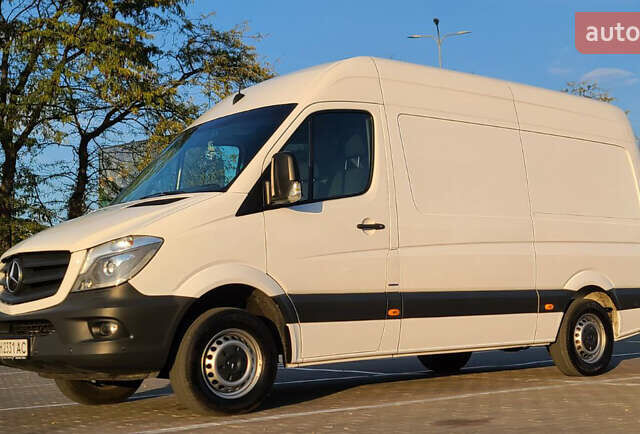 Белый Мерседес Sprinter, объемом двигателя 2.2 л и пробегом 375 тыс. км за 17400 $, фото 2 на Automoto.ua