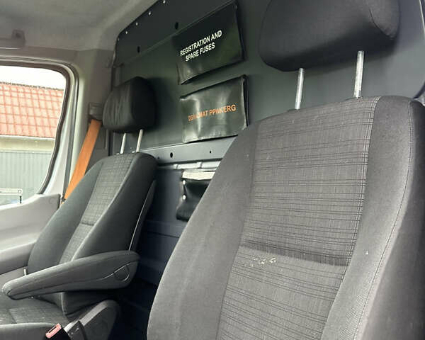Белый Мерседес Sprinter, объемом двигателя 2.9 л и пробегом 340 тыс. км за 25000 $, фото 8 на Automoto.ua