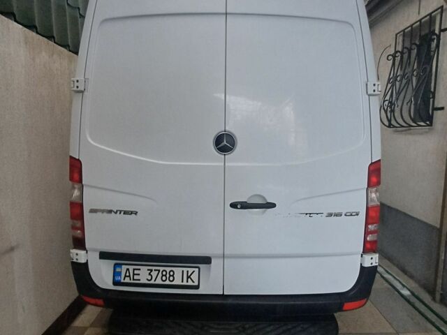 Белый Мерседес Sprinter, объемом двигателя 2.1 л и пробегом 440 тыс. км за 19500 $, фото 1 на Automoto.ua