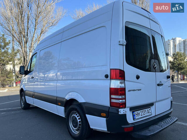 Белый Мерседес Sprinter, объемом двигателя 2.14 л и пробегом 378 тыс. км за 17399 $, фото 7 на Automoto.ua