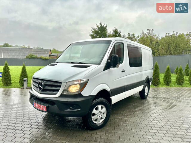 Белый Мерседес Sprinter, объемом двигателя 2.9 л и пробегом 340 тыс. км за 25000 $, фото 1 на Automoto.ua
