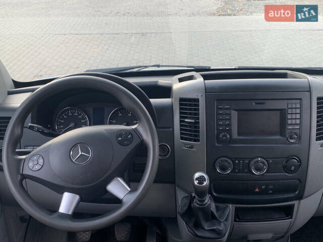Белый Мерседес Sprinter, объемом двигателя 3 л и пробегом 307 тыс. км за 27990 $, фото 12 на Automoto.ua