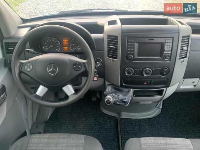 Белый Мерседес Sprinter, объемом двигателя 3 л и пробегом 310 тыс. км за 27990 $, фото 13 на Automoto.ua