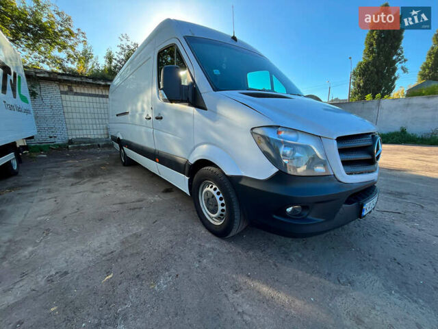 Белый Мерседес Sprinter, объемом двигателя 3 л и пробегом 313 тыс. км за 31000 $, фото 1 на Automoto.ua