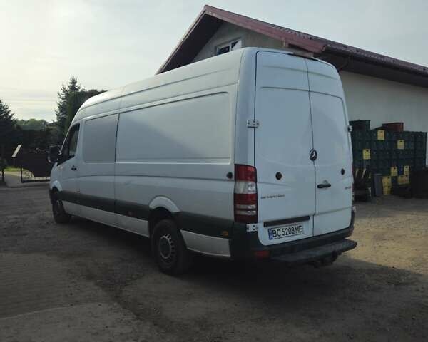 Белый Мерседес Sprinter, объемом двигателя 2.14 л и пробегом 478 тыс. км за 22891 $, фото 2 на Automoto.ua