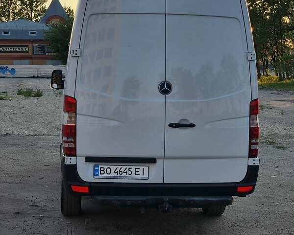 Белый Мерседес Sprinter, объемом двигателя 2.99 л и пробегом 409 тыс. км за 34000 $, фото 3 на Automoto.ua