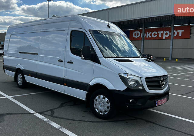 Белый Мерседес Sprinter, объемом двигателя 2.2 л и пробегом 386 тыс. км за 22450 $, фото 4 на Automoto.ua
