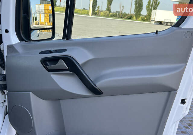 Белый Мерседес Sprinter, объемом двигателя 0 л и пробегом 287 тыс. км за 20850 $, фото 45 на Automoto.ua