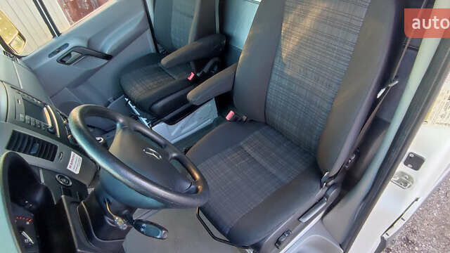 Белый Мерседес Sprinter, объемом двигателя 3 л и пробегом 170 тыс. км за 27500 $, фото 9 на Automoto.ua