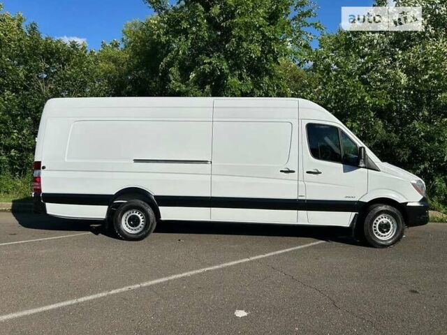 Белый Мерседес Sprinter, объемом двигателя 3 л и пробегом 73 тыс. км за 2900 $, фото 9 на Automoto.ua