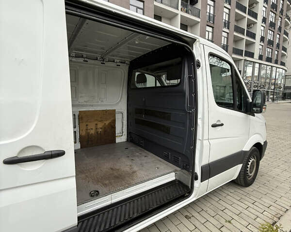 Белый Мерседес Sprinter, объемом двигателя 2.16 л и пробегом 305 тыс. км за 15599 $, фото 8 на Automoto.ua