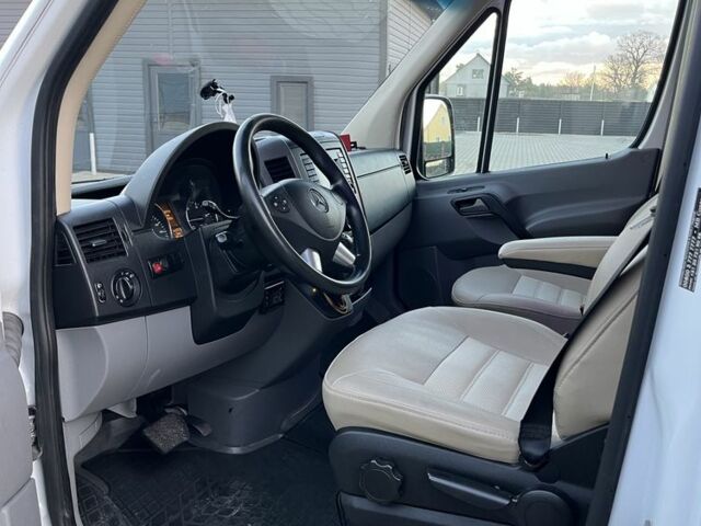 Білий Мерседес Sprinter, об'ємом двигуна 2.1 л та пробігом 320 тис. км за 25000 $, фото 19 на Automoto.ua