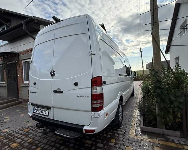 Белый Мерседес Sprinter, объемом двигателя 2.14 л и пробегом 200 тыс. км за 23800 $, фото 2 на Automoto.ua