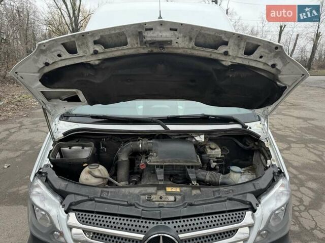 Белый Мерседес Sprinter, объемом двигателя 2.1 л и пробегом 420 тыс. км за 19500 $, фото 10 на Automoto.ua