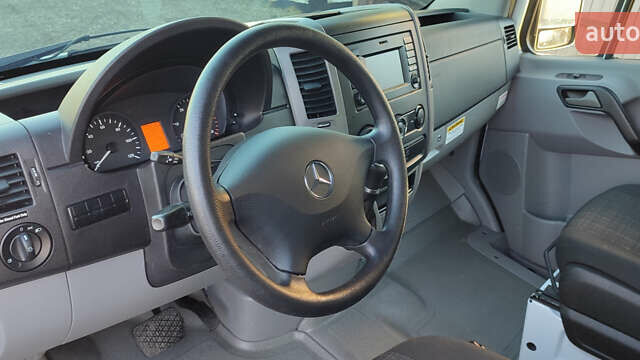 Белый Мерседес Sprinter, объемом двигателя 3 л и пробегом 170 тыс. км за 27500 $, фото 11 на Automoto.ua