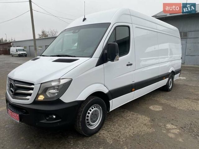 Белый Мерседес Sprinter, объемом двигателя 2.1 л и пробегом 255 тыс. км за 17500 $, фото 4 на Automoto.ua